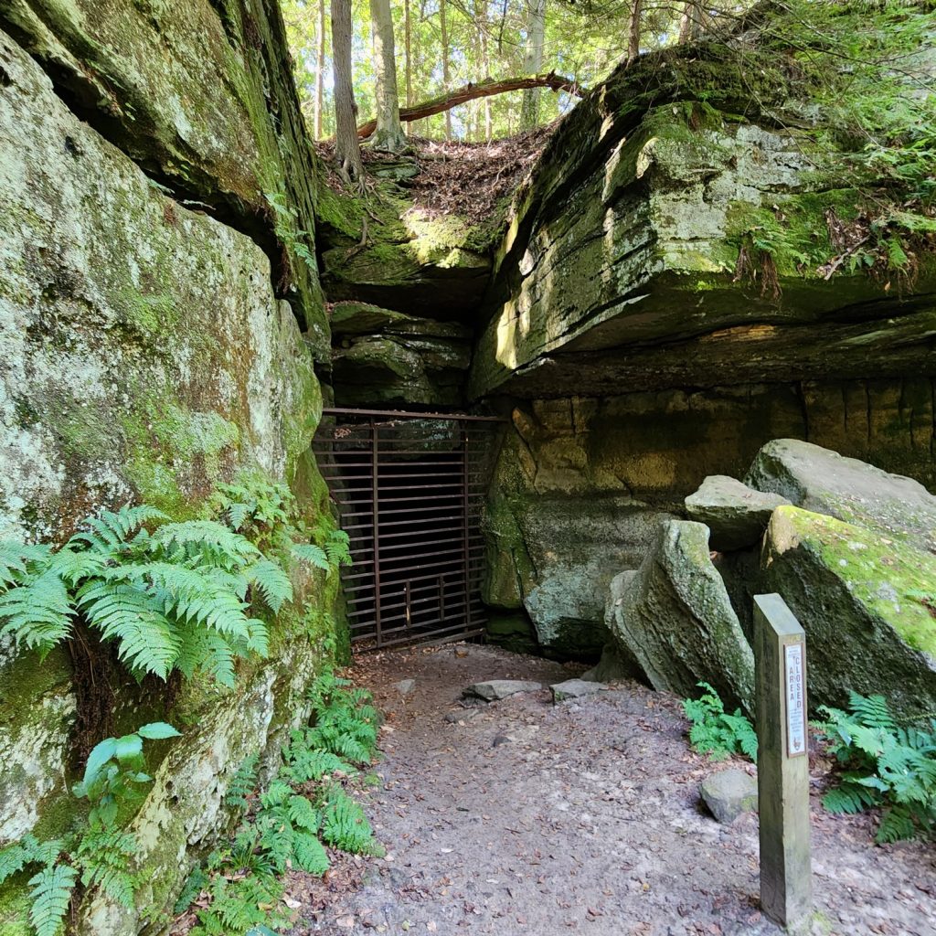 Photo of the entrance to Icebox Cave.